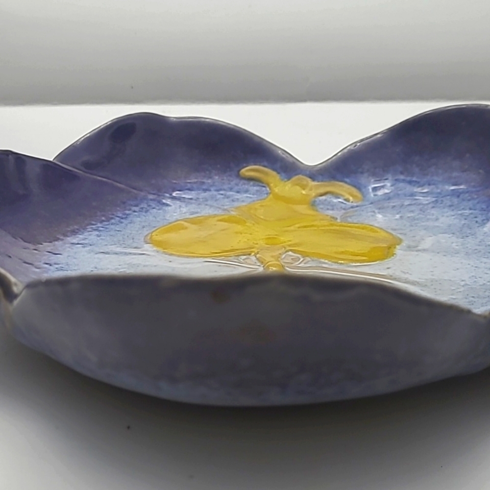 Vintage Iris Dish - Picture 4 of 7